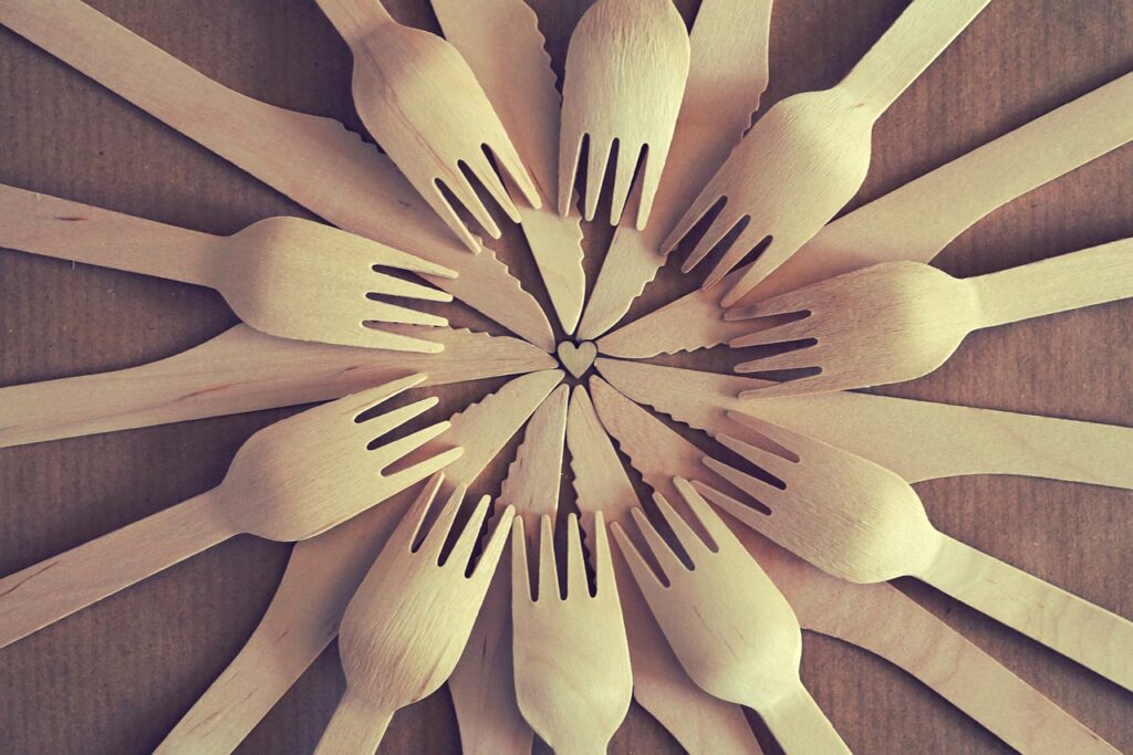 wooden cutlery, wooden knife, cutlery-7126244.jpg